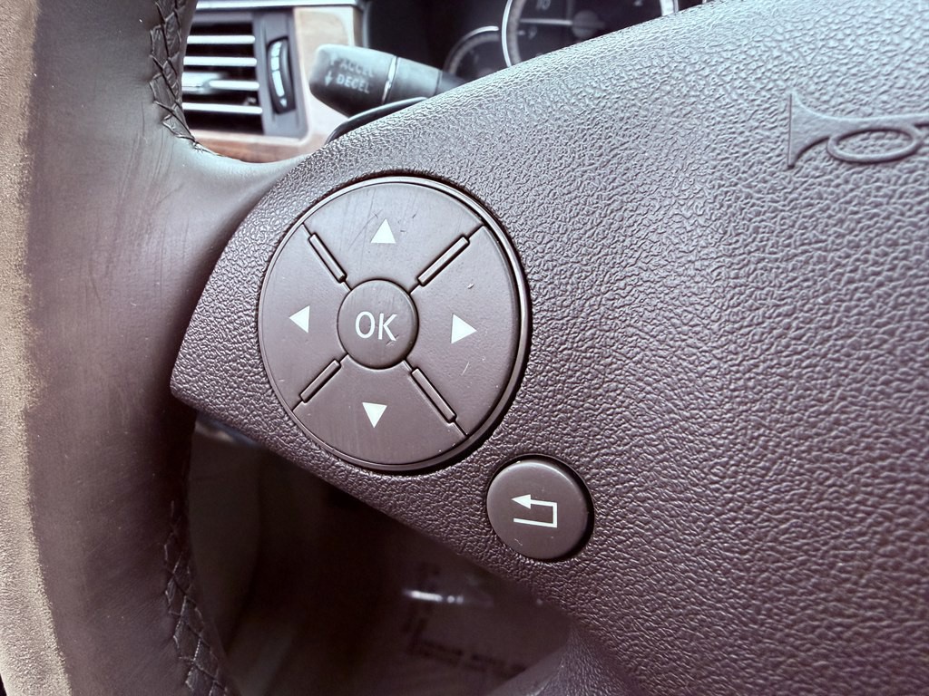 2012 Mercedes-Benz E-Class Image 40