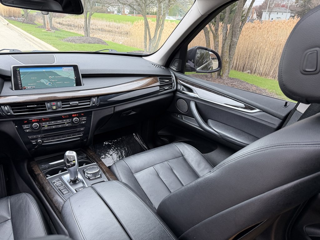 2016 BMW X5 Image 32