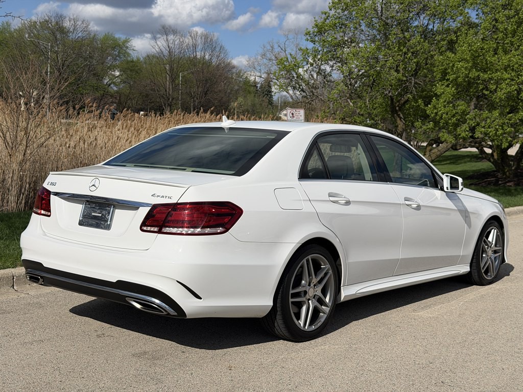 2016 Mercedes-Benz E-Class Image 2