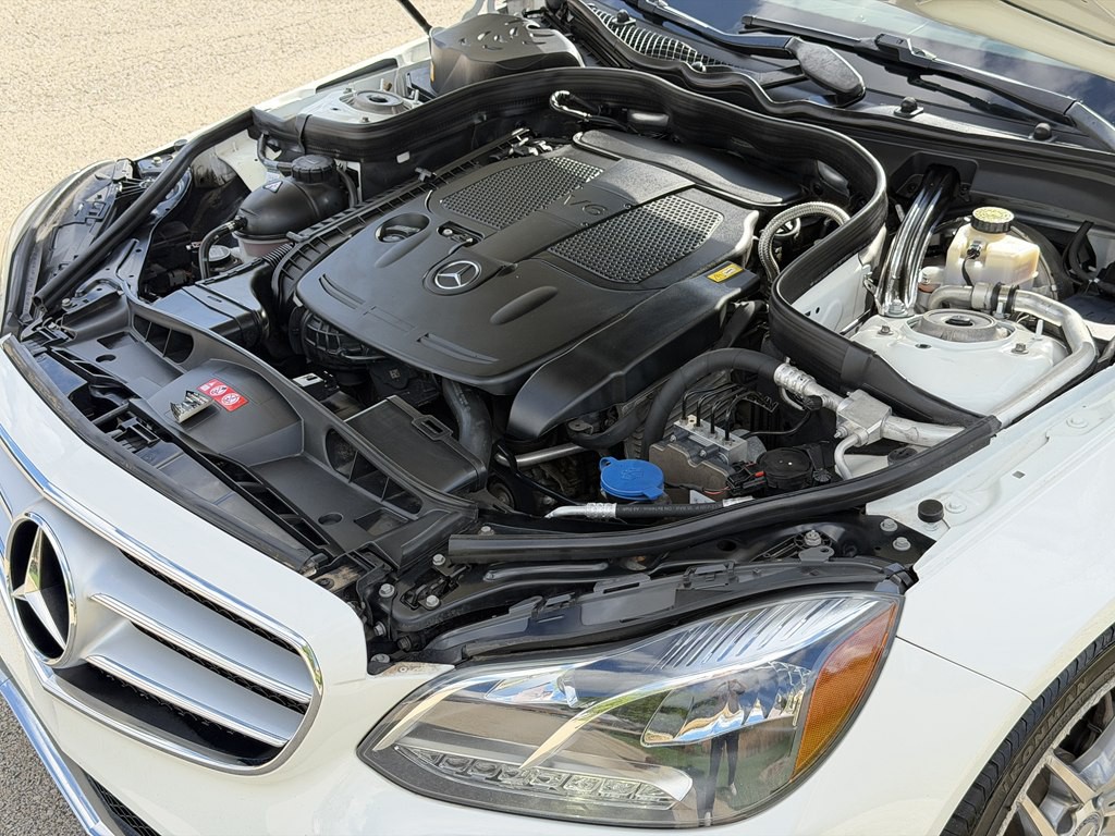 2016 Mercedes-Benz E-Class Image 20