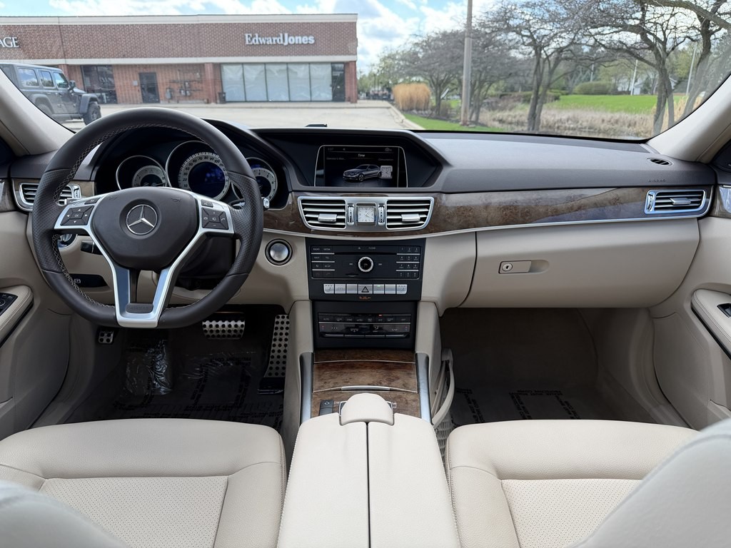 2016 Mercedes-Benz E-Class Image 23