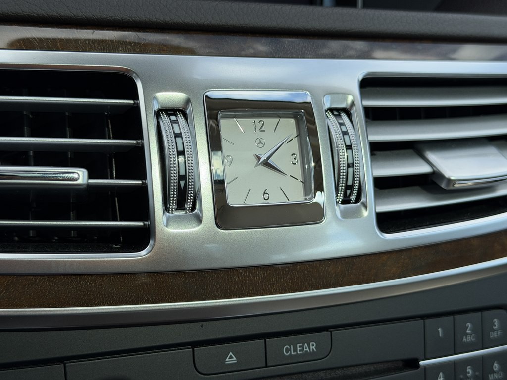 2016 Mercedes-Benz E-Class Image 26