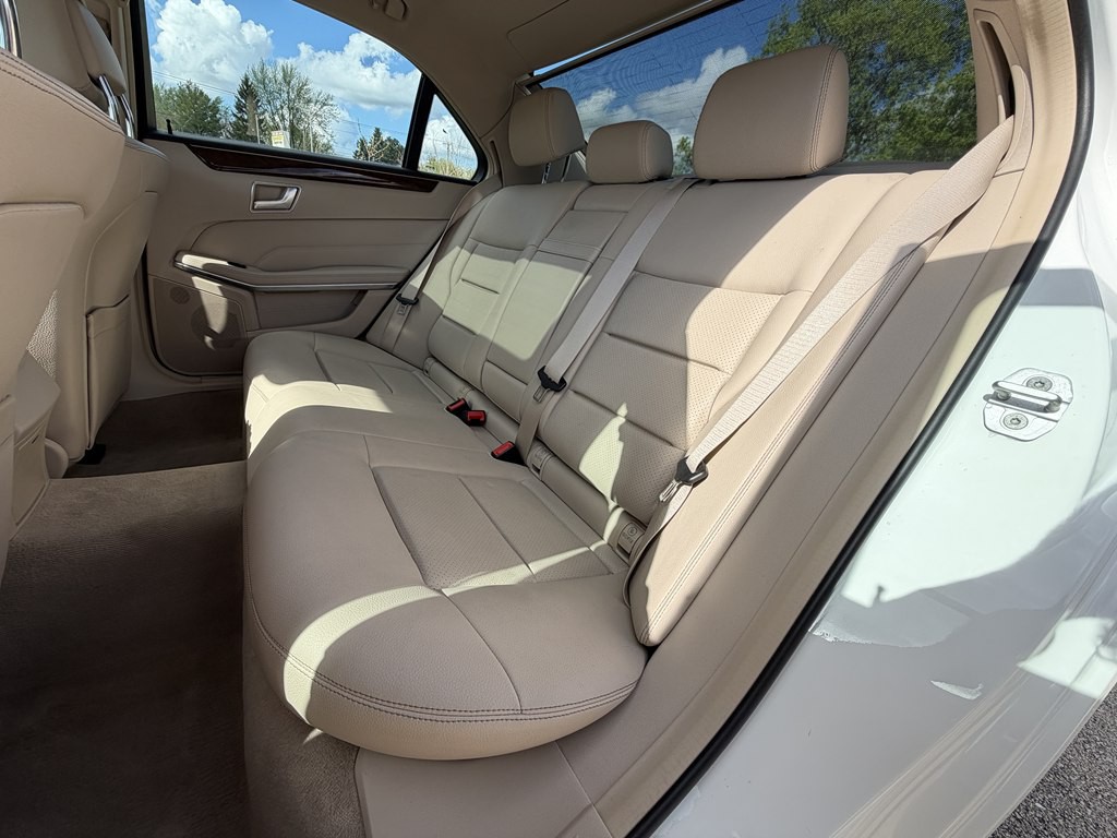 2016 Mercedes-Benz E-Class Image 28