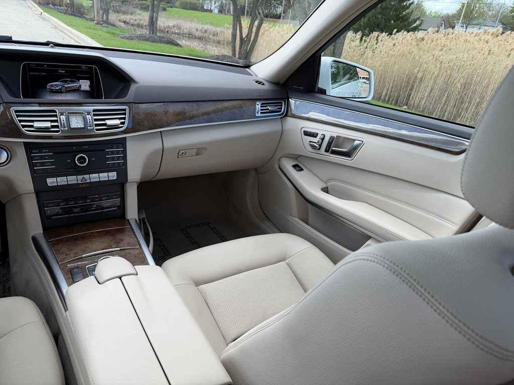 2016 Mercedes-Benz E-Class Image 29