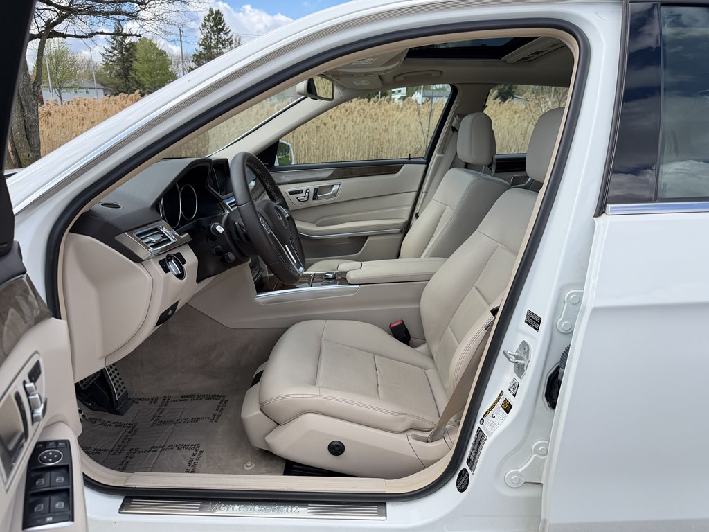 2016 Mercedes-Benz E-Class Image 30