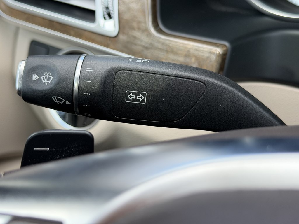 2016 Mercedes-Benz E-Class Image 32