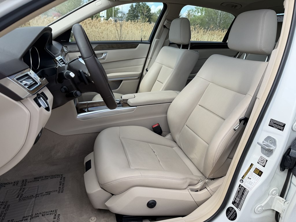 2016 Mercedes-Benz E-Class Image 36