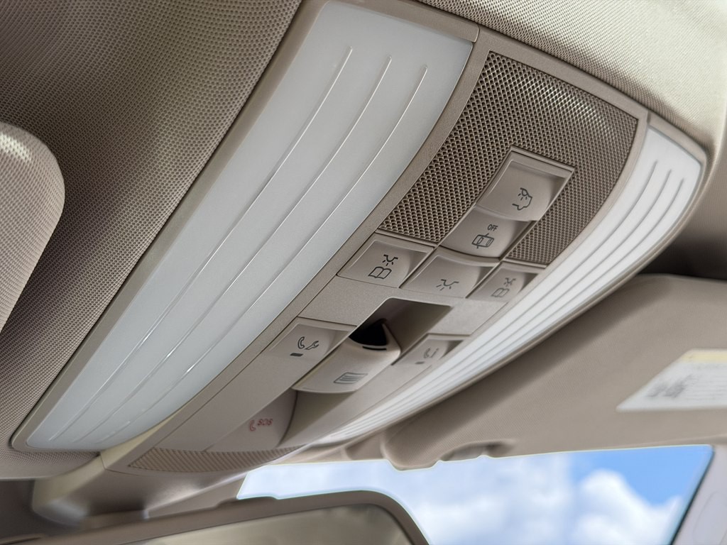 2016 Mercedes-Benz E-Class Image 39