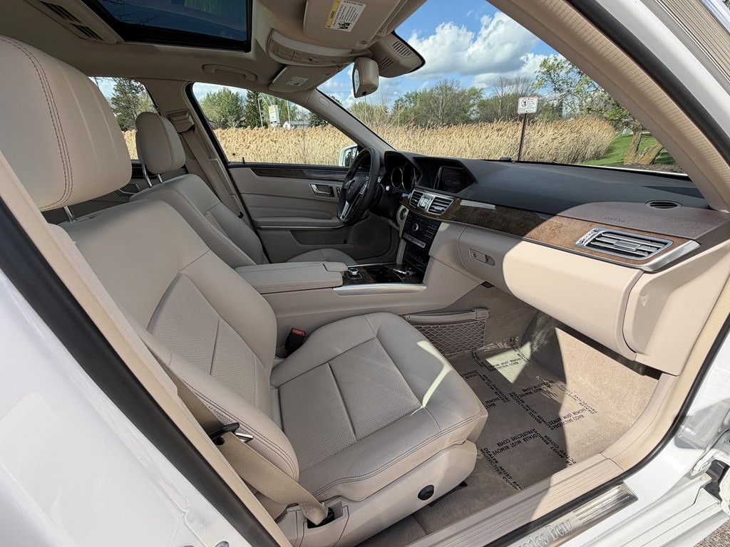 2016 Mercedes-Benz E-Class Image 42