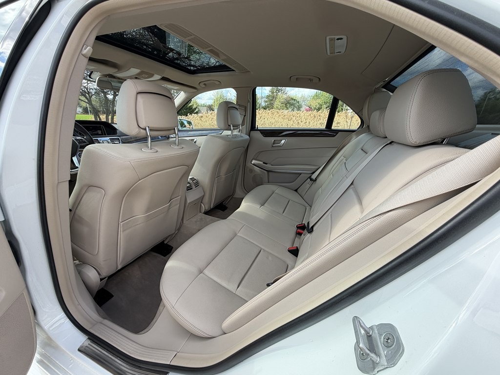 2016 Mercedes-Benz E-Class Image 47