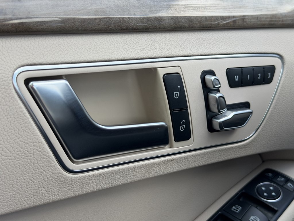 2016 Mercedes-Benz E-Class Image 54