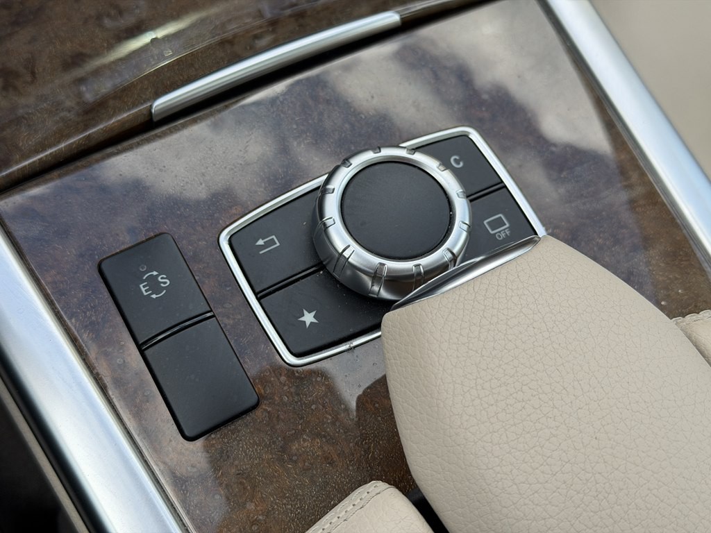 2016 Mercedes-Benz E-Class Image 55