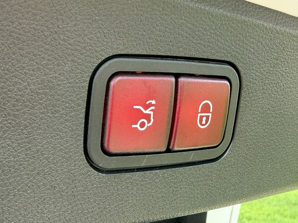 2016 Mercedes-Benz E-Class Image 59