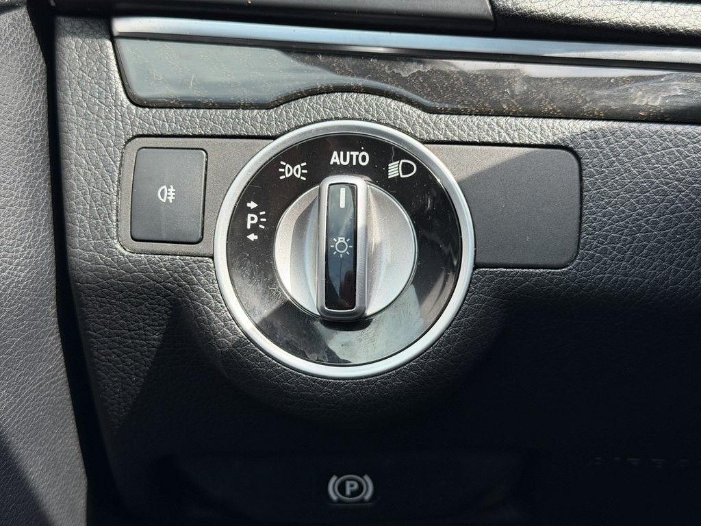 2016 Mercedes-Benz E-Class Image 28