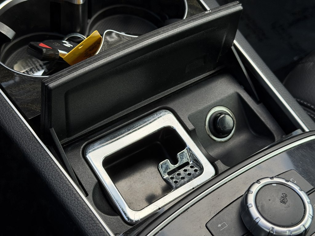 2016 Mercedes-Benz E-Class Image 34