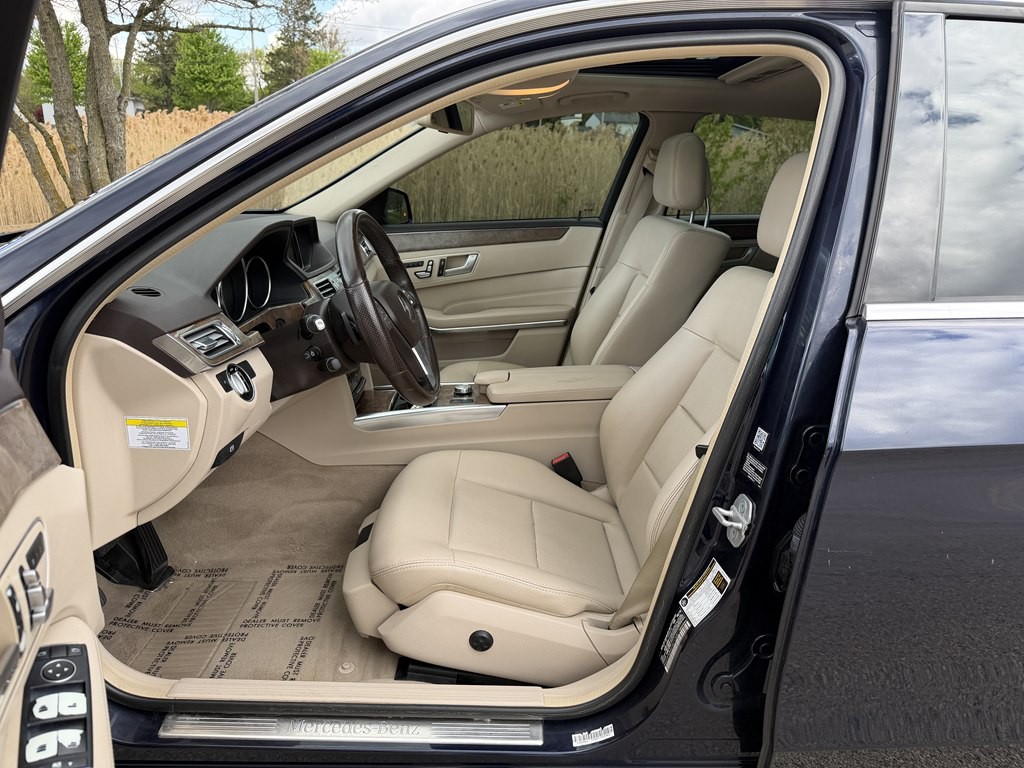 2014 Mercedes-Benz E-Class Image 25