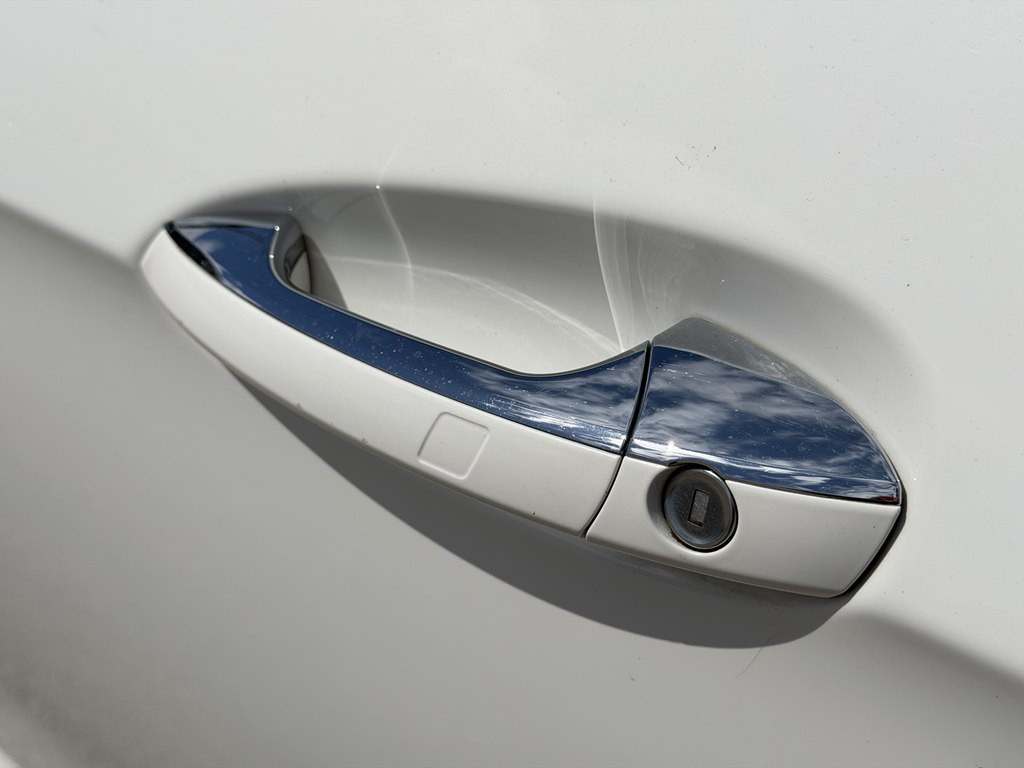 2014 Mercedes-Benz E-Class Image 9