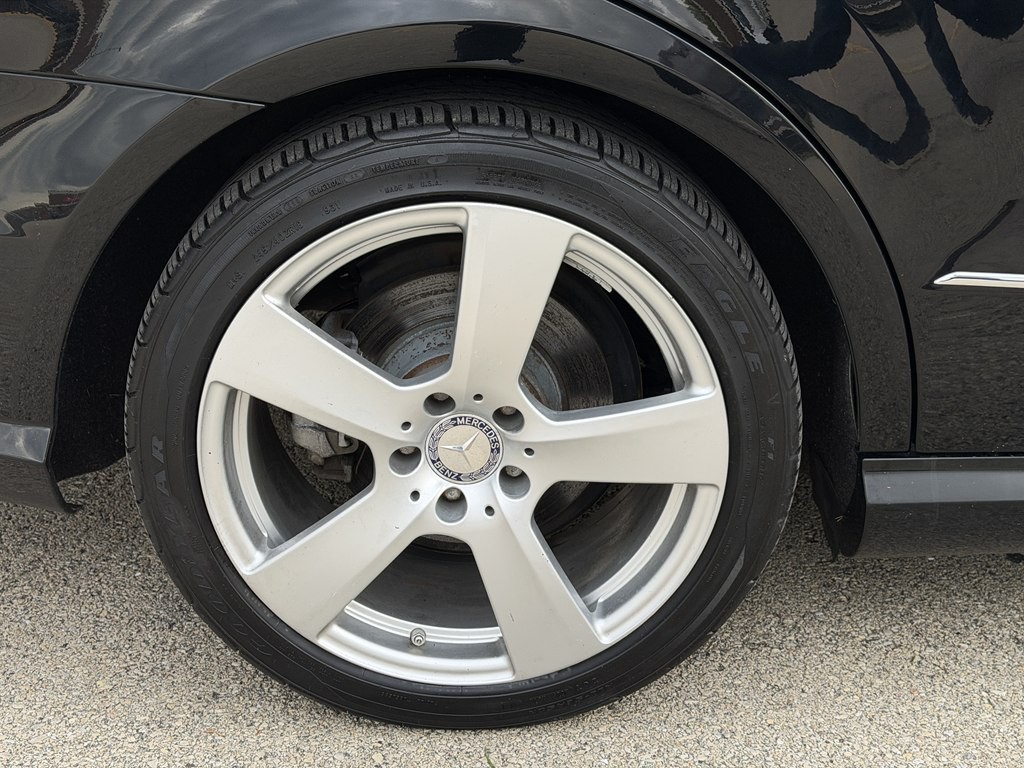 2011 Mercedes-Benz E-Class Image 16