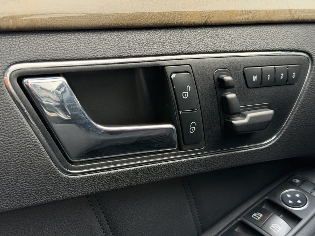 2011 Mercedes-Benz E-Class Image 32