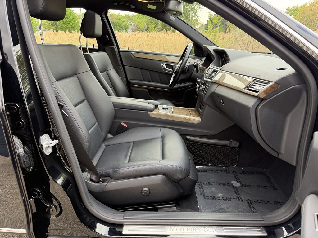 2011 Mercedes-Benz E-Class Image 35