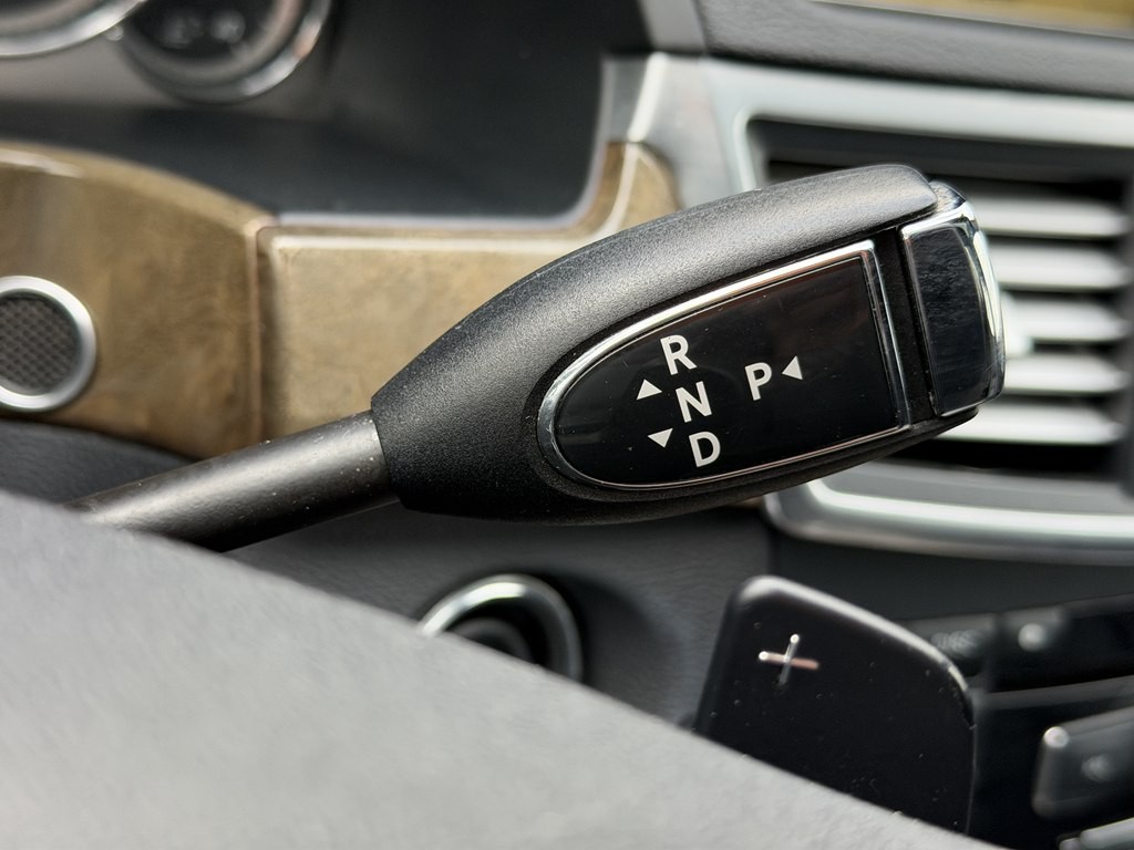 2011 Mercedes-Benz E-Class Image 40