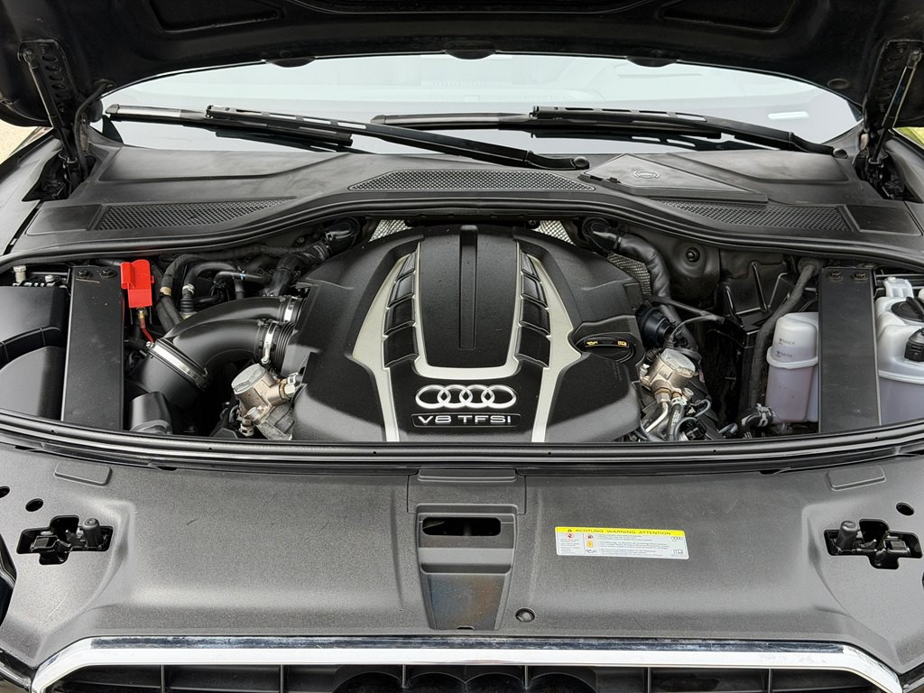 2016 Audi A8 Image 23