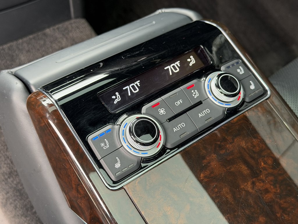 2016 Audi A8 Image 37