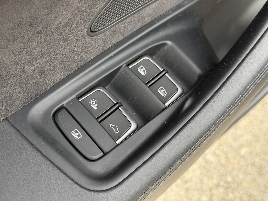 2016 Audi A8 Image 39