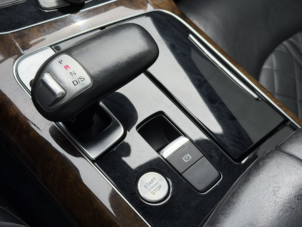 2016 Audi A8 Image 46