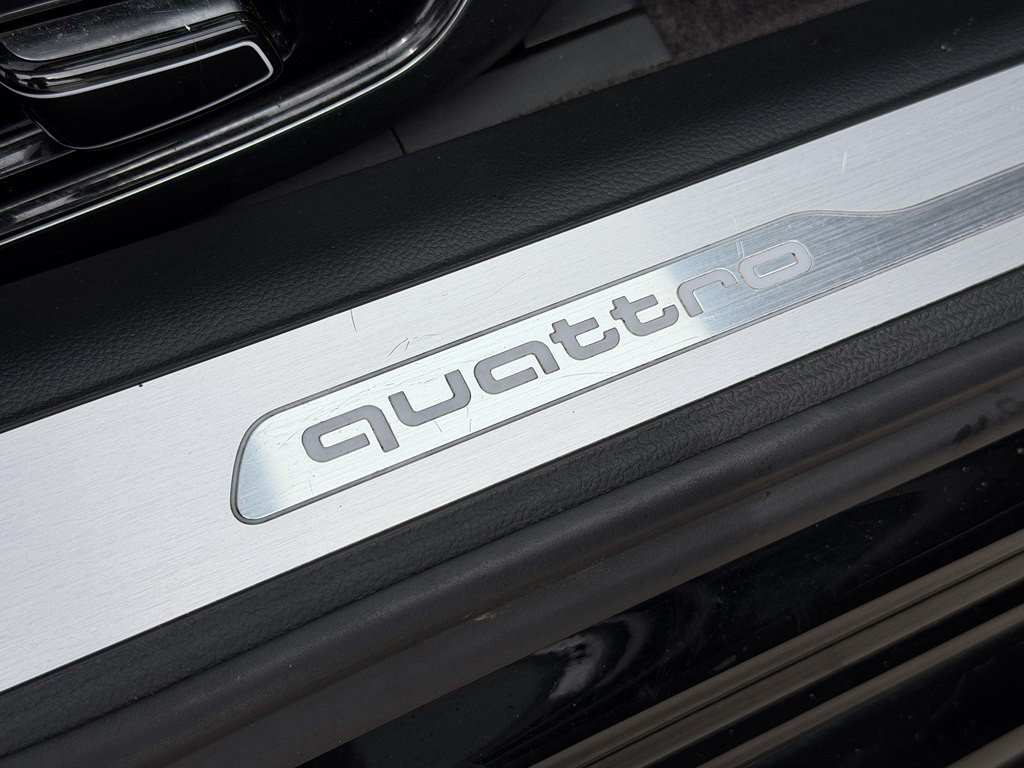 2016 Audi A8 Image 48