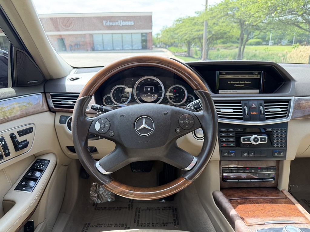 2012 Mercedes-Benz E-Class Image 22