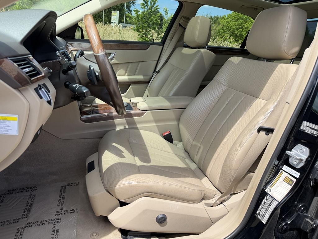 2012 Mercedes-Benz E-Class Image 23