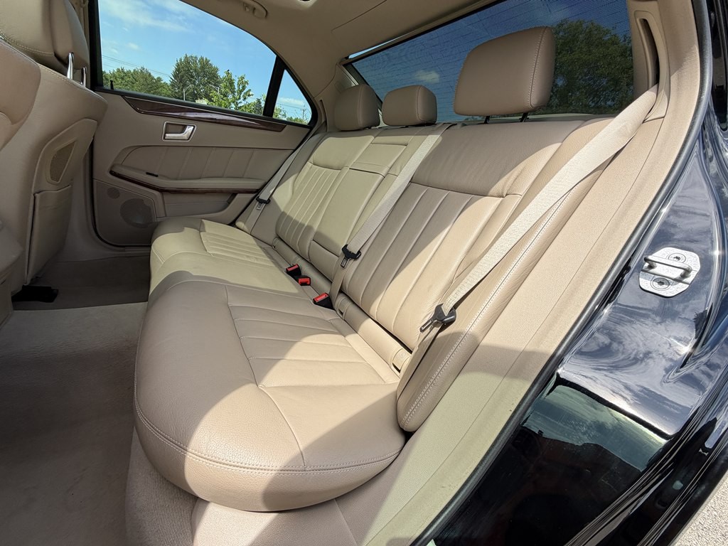 2012 Mercedes-Benz E-Class Image 26