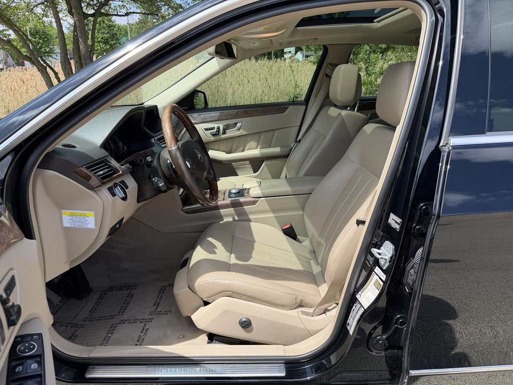 2012 Mercedes-Benz E-Class Image 31