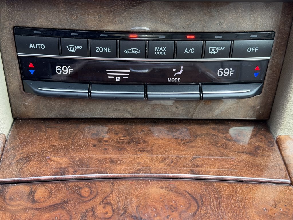 2012 Mercedes-Benz E-Class Image 35