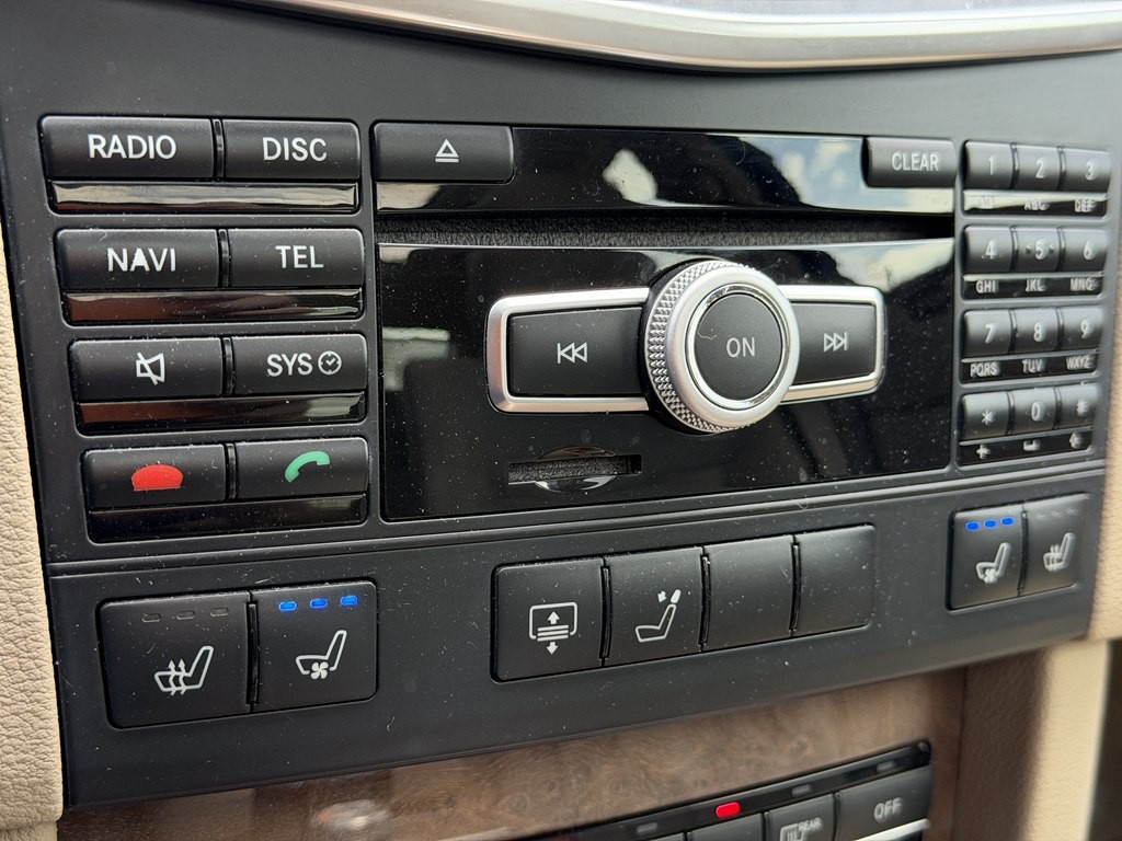 2012 Mercedes-Benz E-Class Image 36