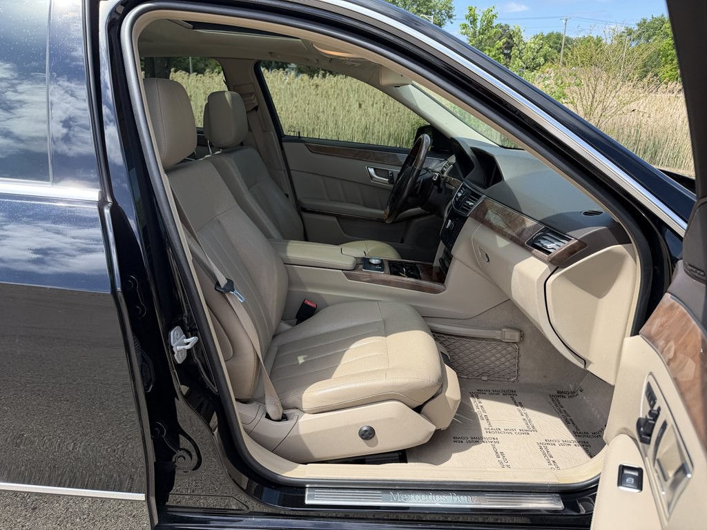 2012 Mercedes-Benz E-Class Image 39