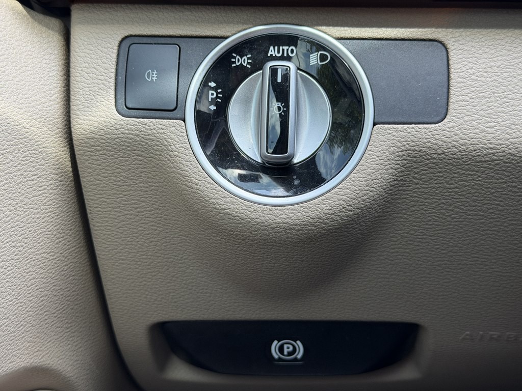 2012 Mercedes-Benz E-Class Image 46