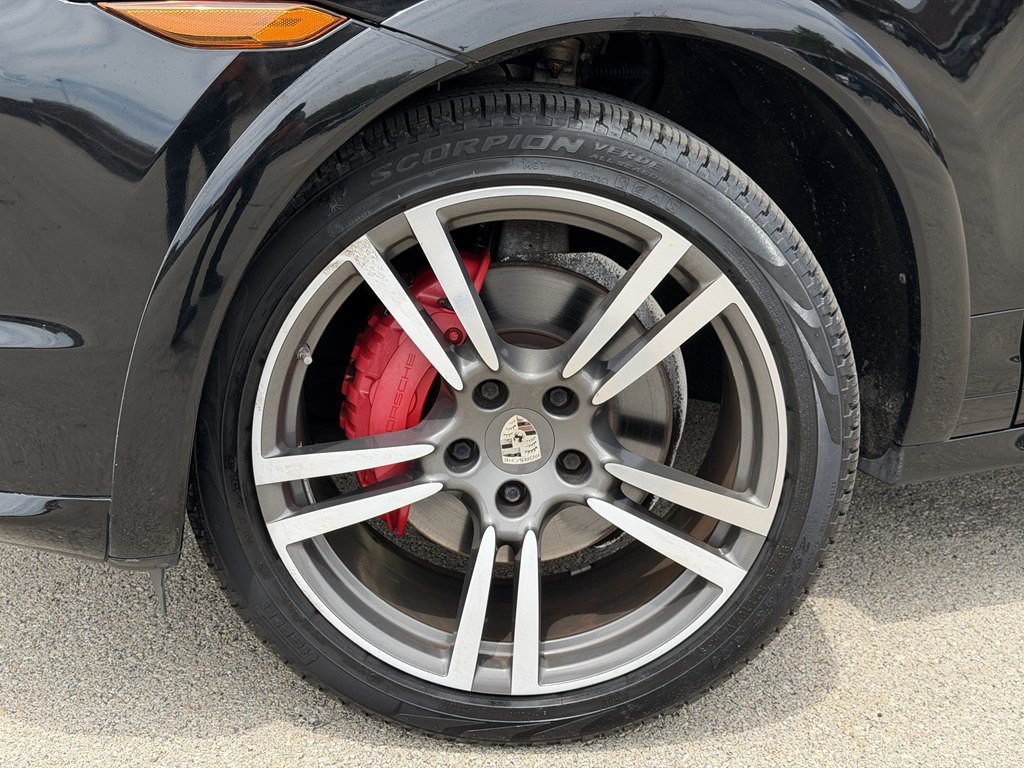 2013 Porsche Cayenne Image 16