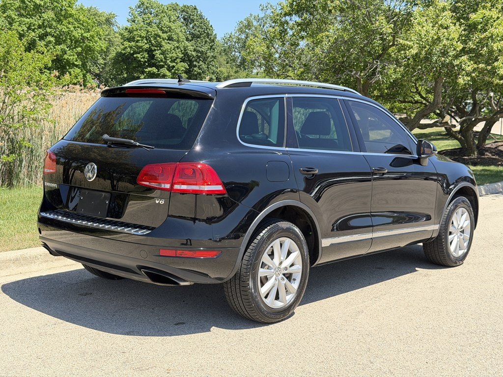 2014 Volkswagen Touareg Image 2