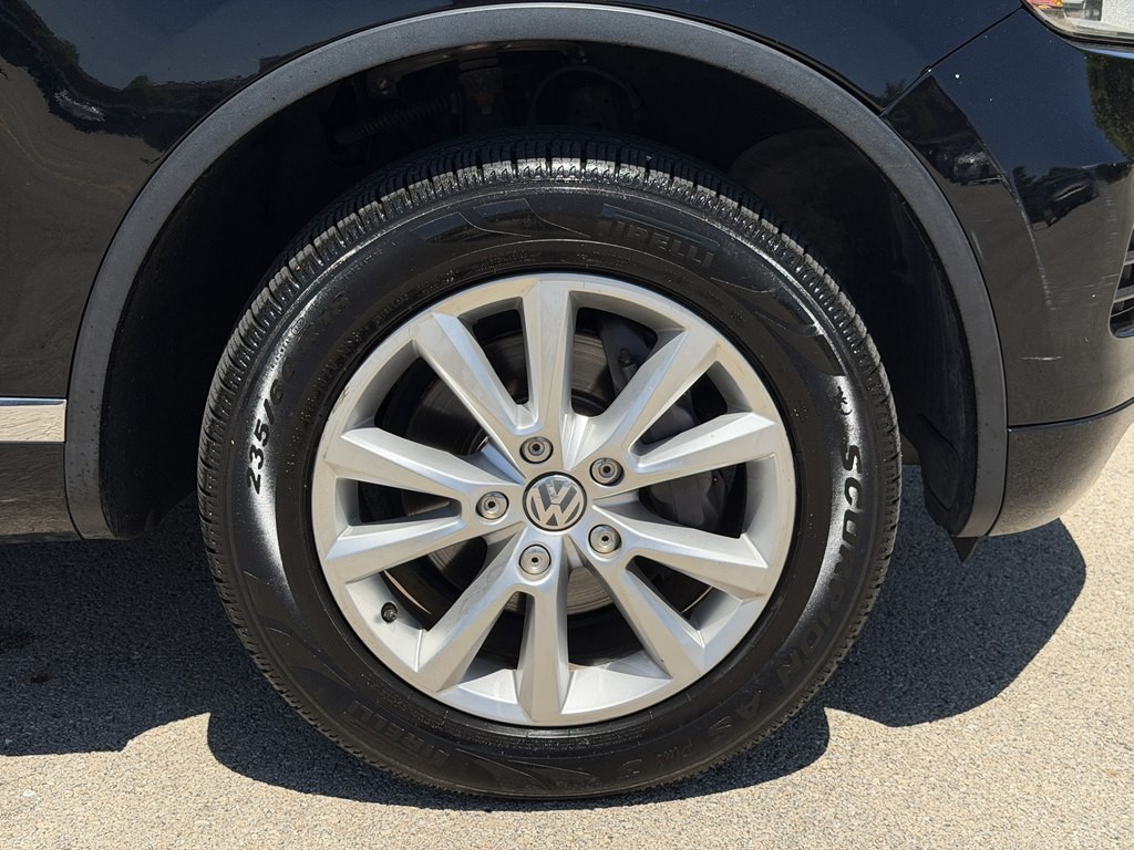2014 Volkswagen Touareg Image 14