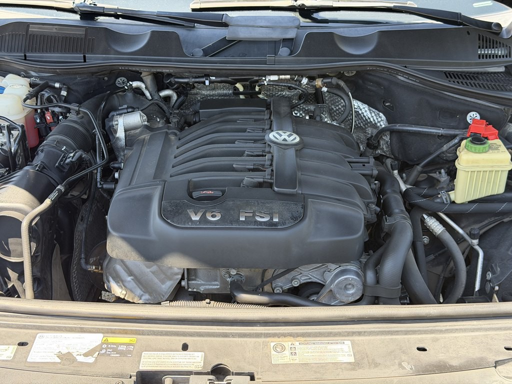 2014 Volkswagen Touareg Image 18