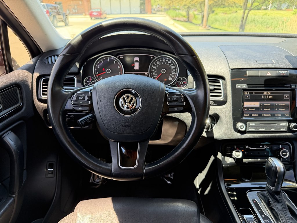 2014 Volkswagen Touareg Image 22
