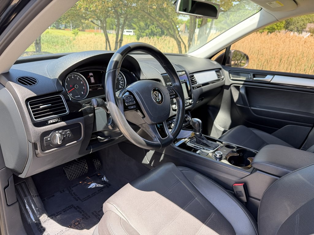 2014 Volkswagen Touareg Image 23