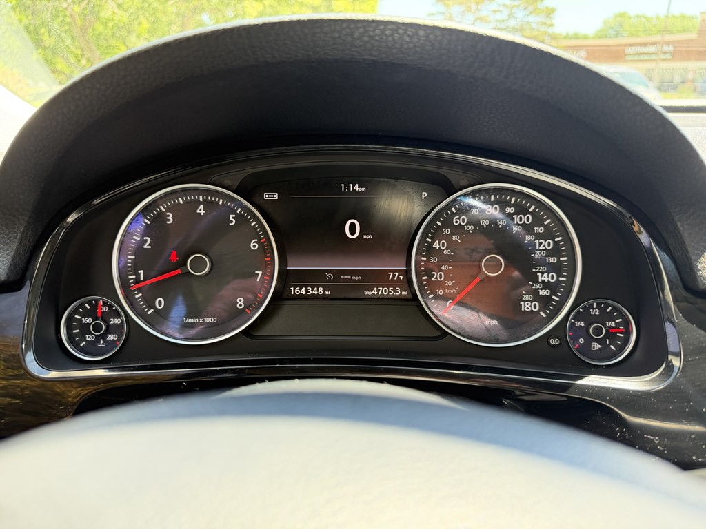 2014 Volkswagen Touareg Image 24