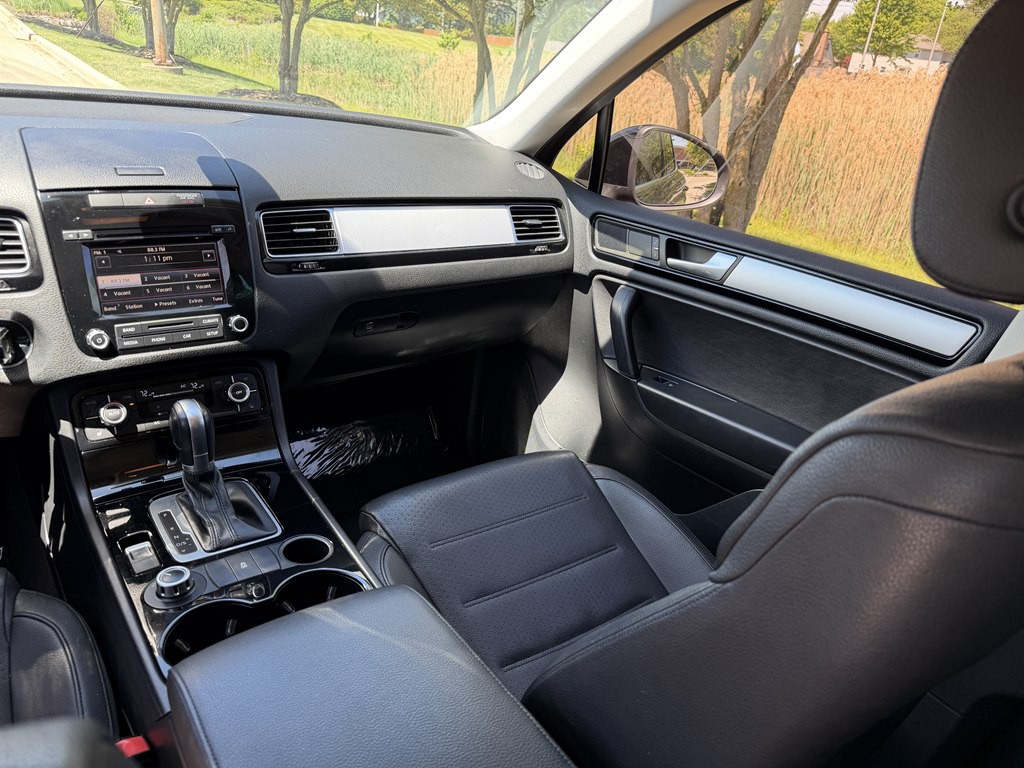 2014 Volkswagen Touareg Image 27