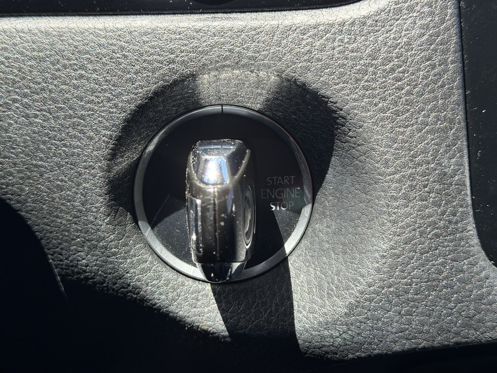 2014 Volkswagen Touareg Image 28