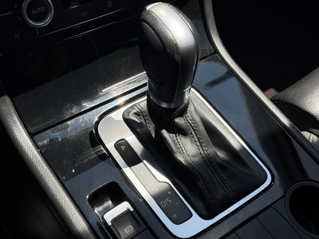 2014 Volkswagen Touareg Image 30