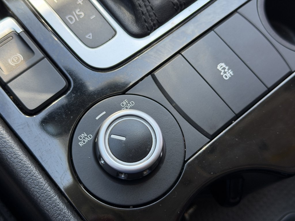 2014 Volkswagen Touareg Image 31