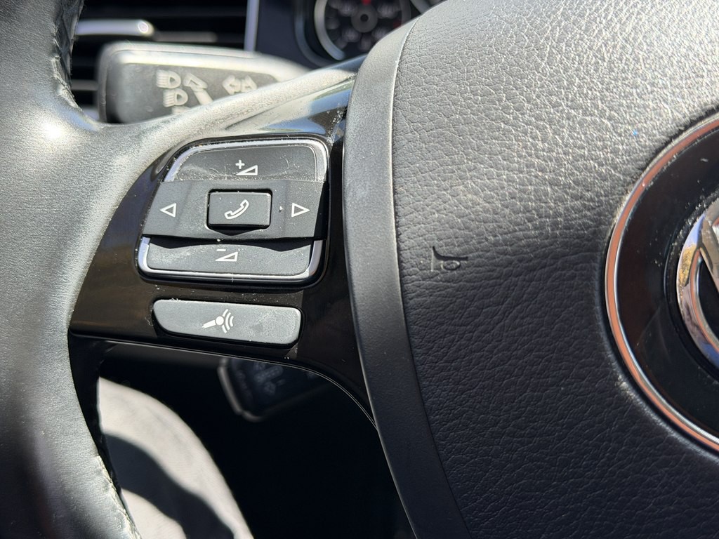 2014 Volkswagen Touareg Image 33